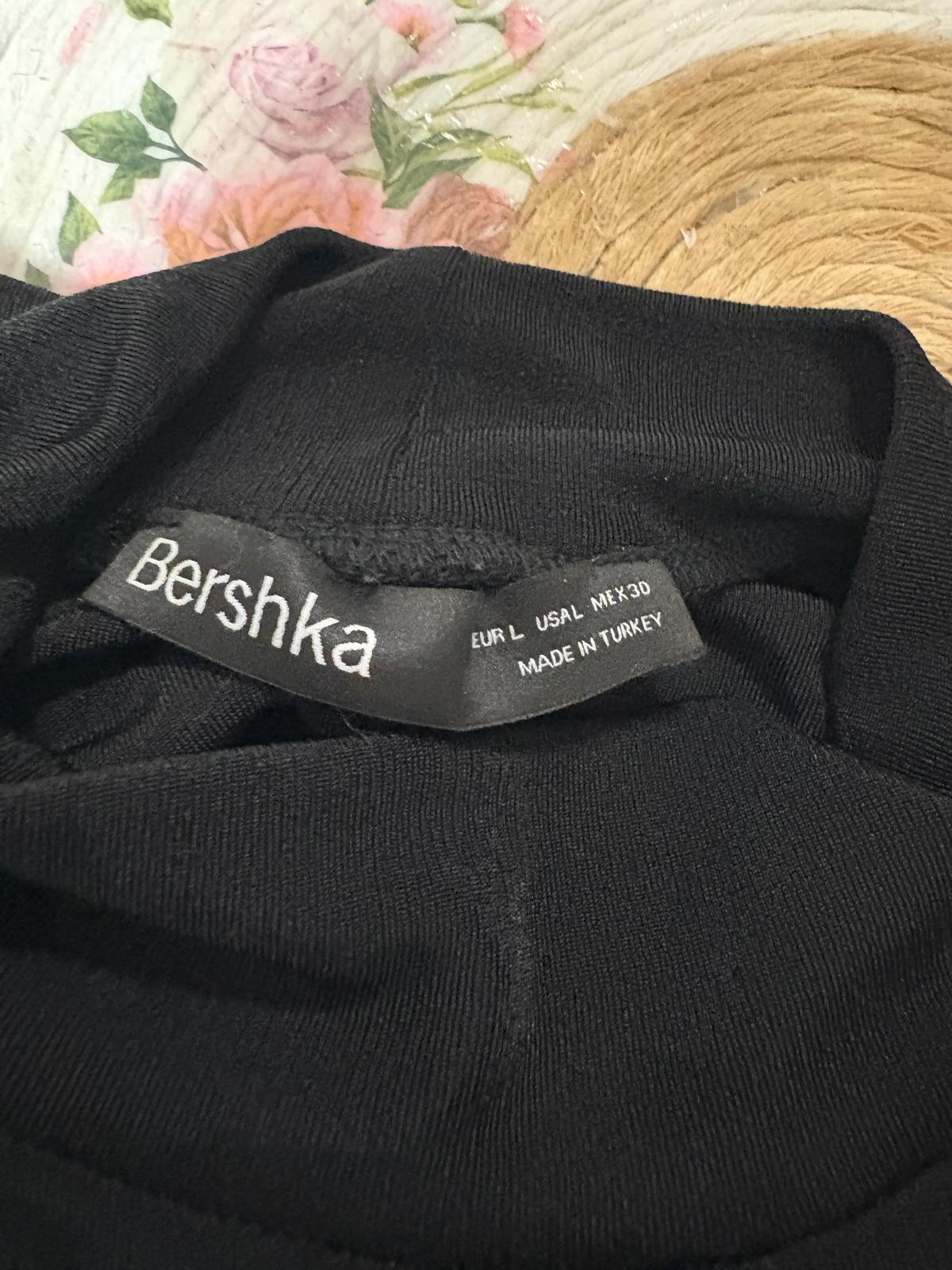 VESTIDO CORTO TIPO LYCRA  BERSHKA