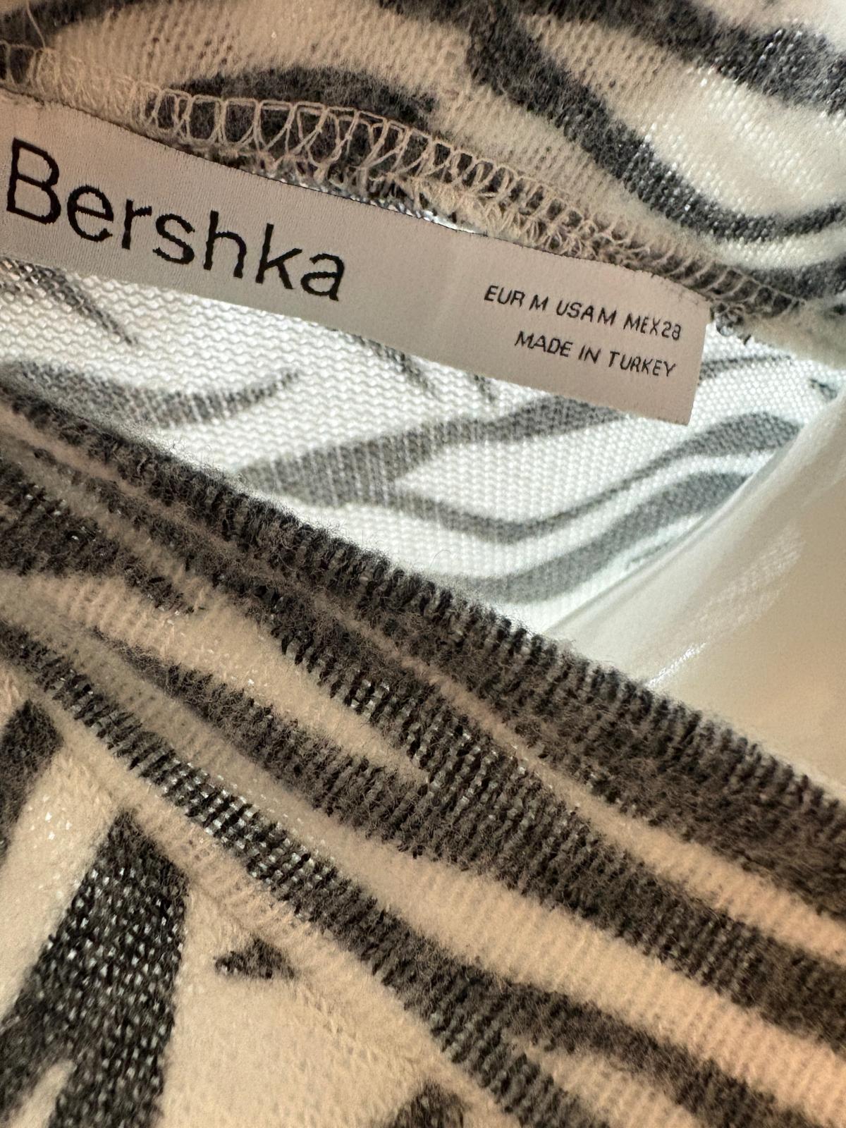 VESTIDO BERSHKA TALLA M GRIS Y BLANCO