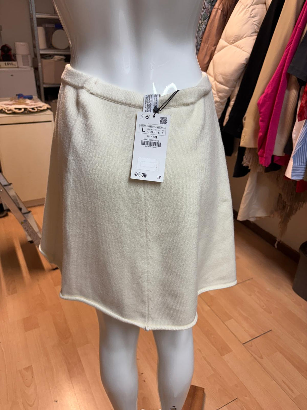 FALDA BLANCA ZARA TALLA L