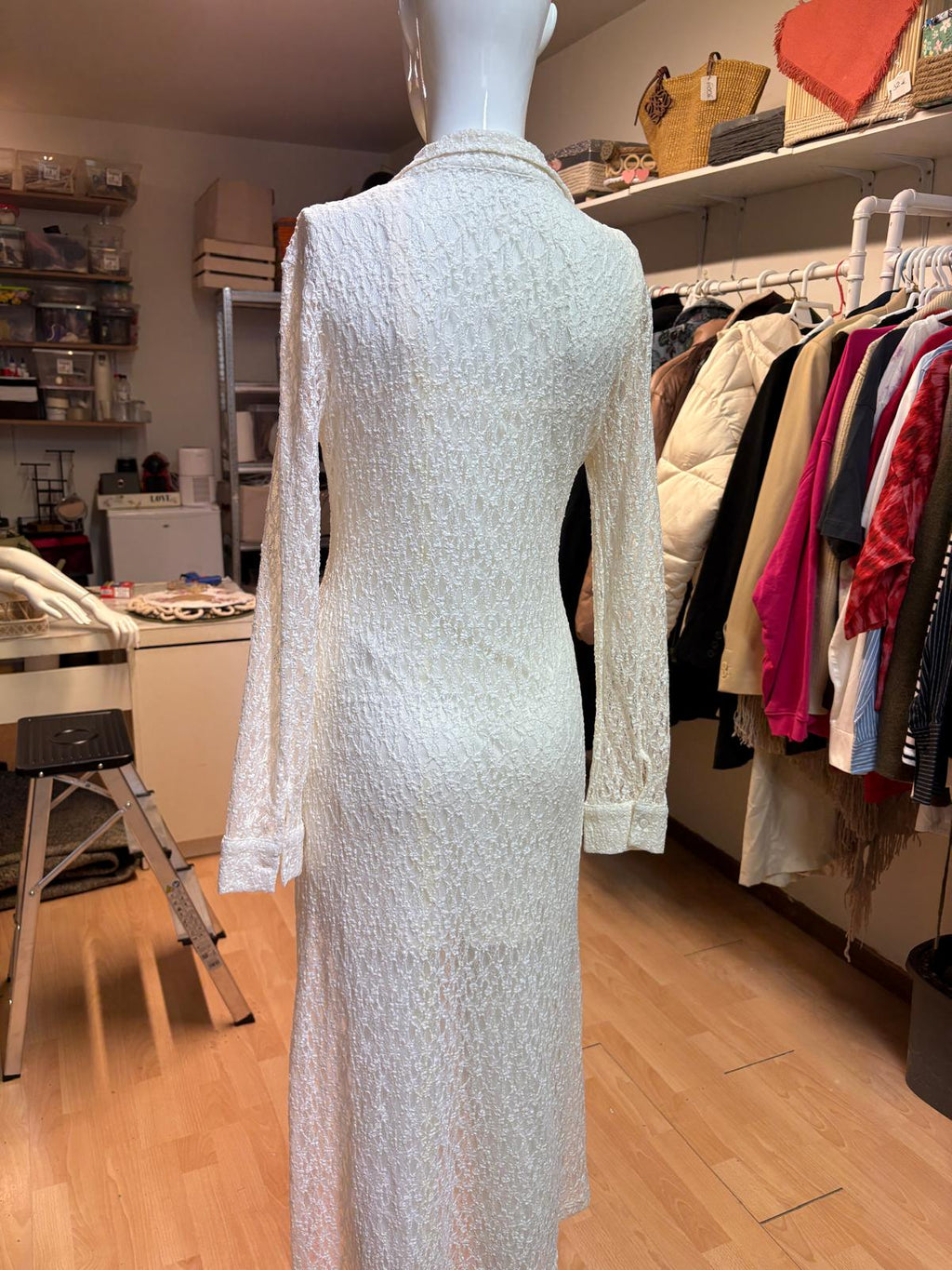 VESTIDO CON TRANSPARENCIA STRADIVARIUS