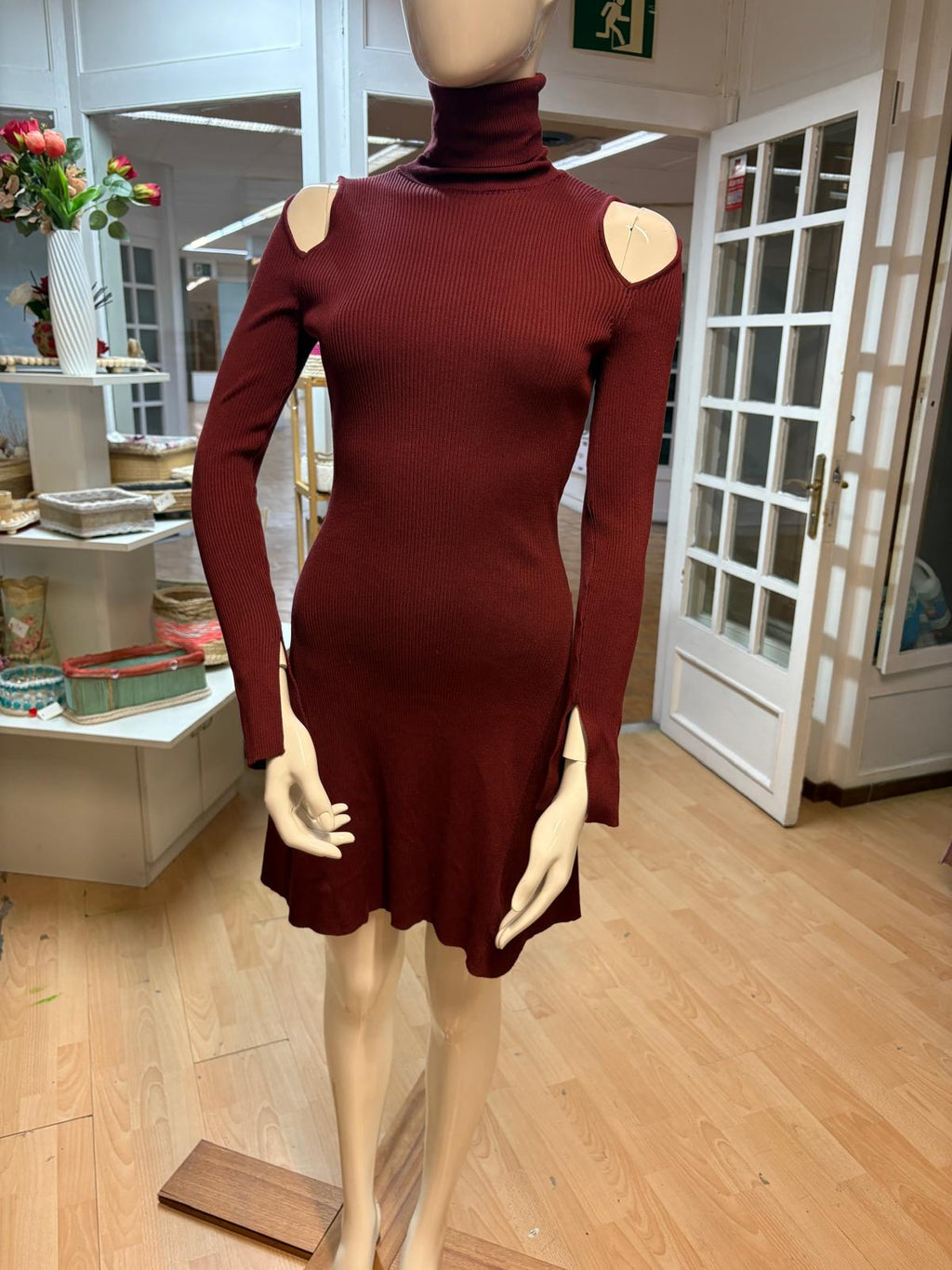 VESTIDO GRANATE ZARA