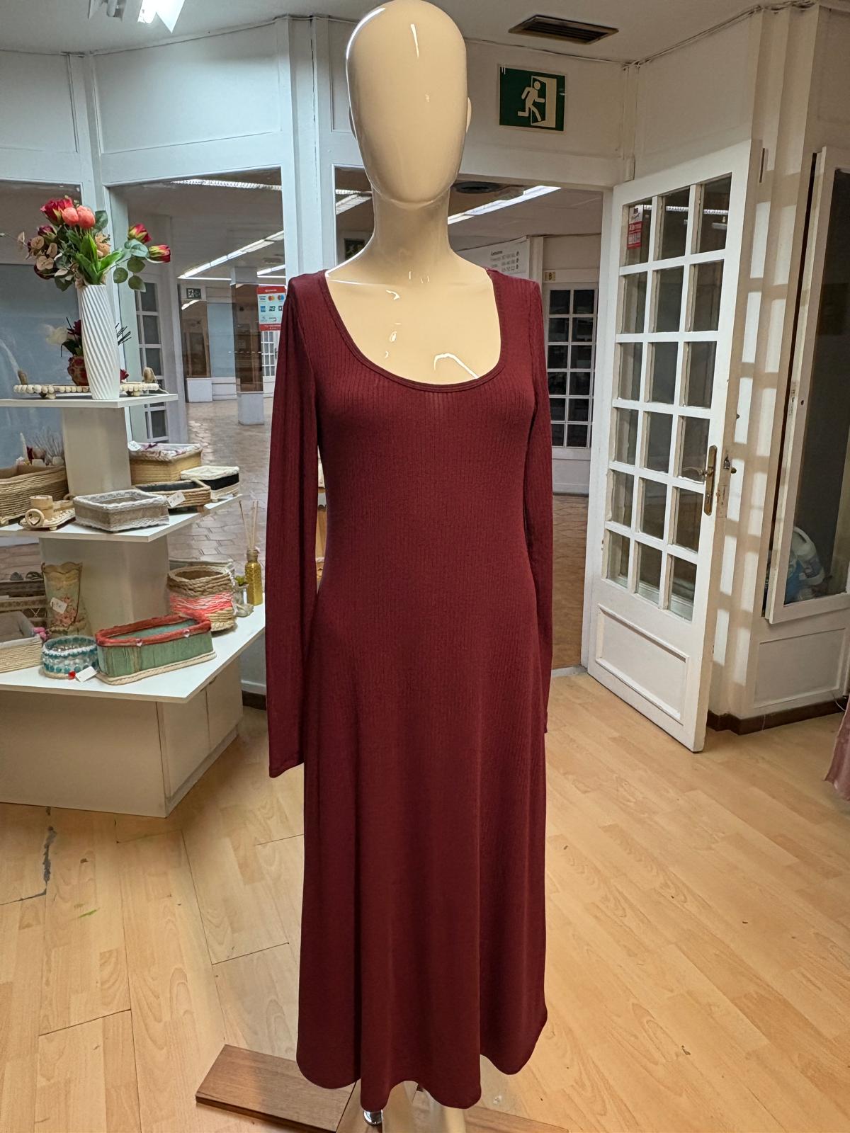 VESTIDO GRANATE LARGO MANGO