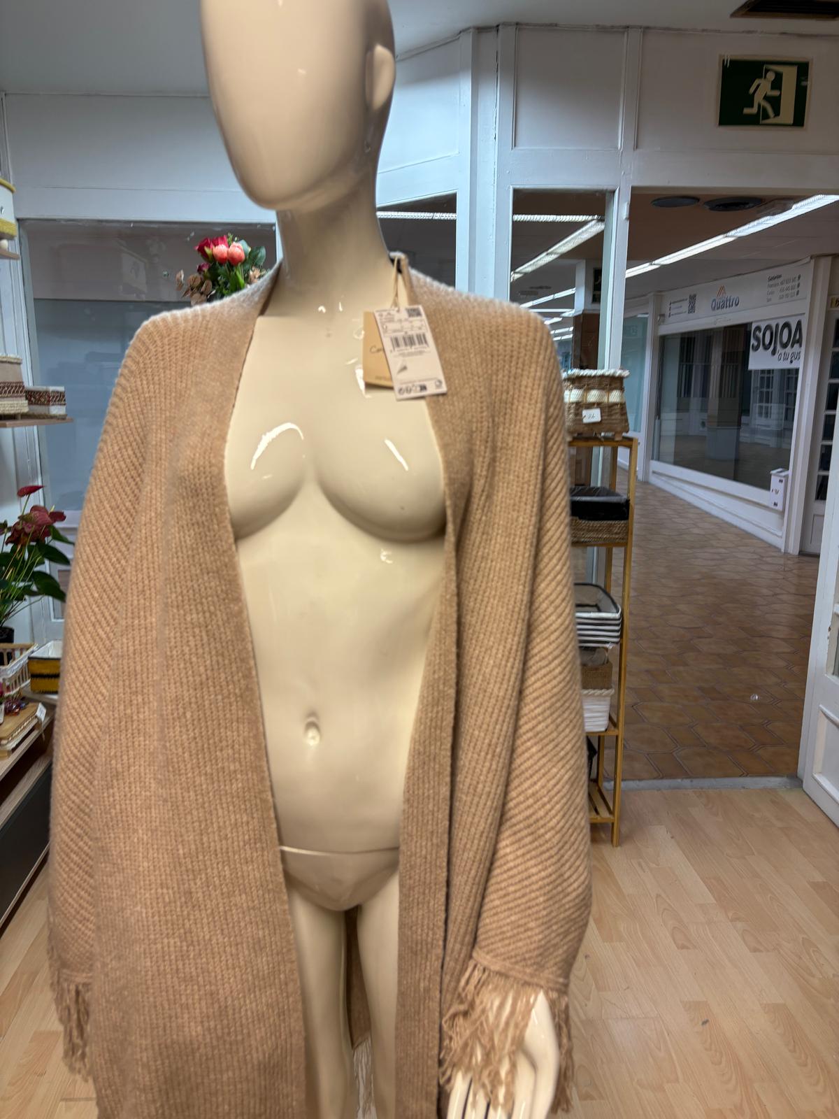 PONCHO COLOR CRUDO SIN ESTRENAR