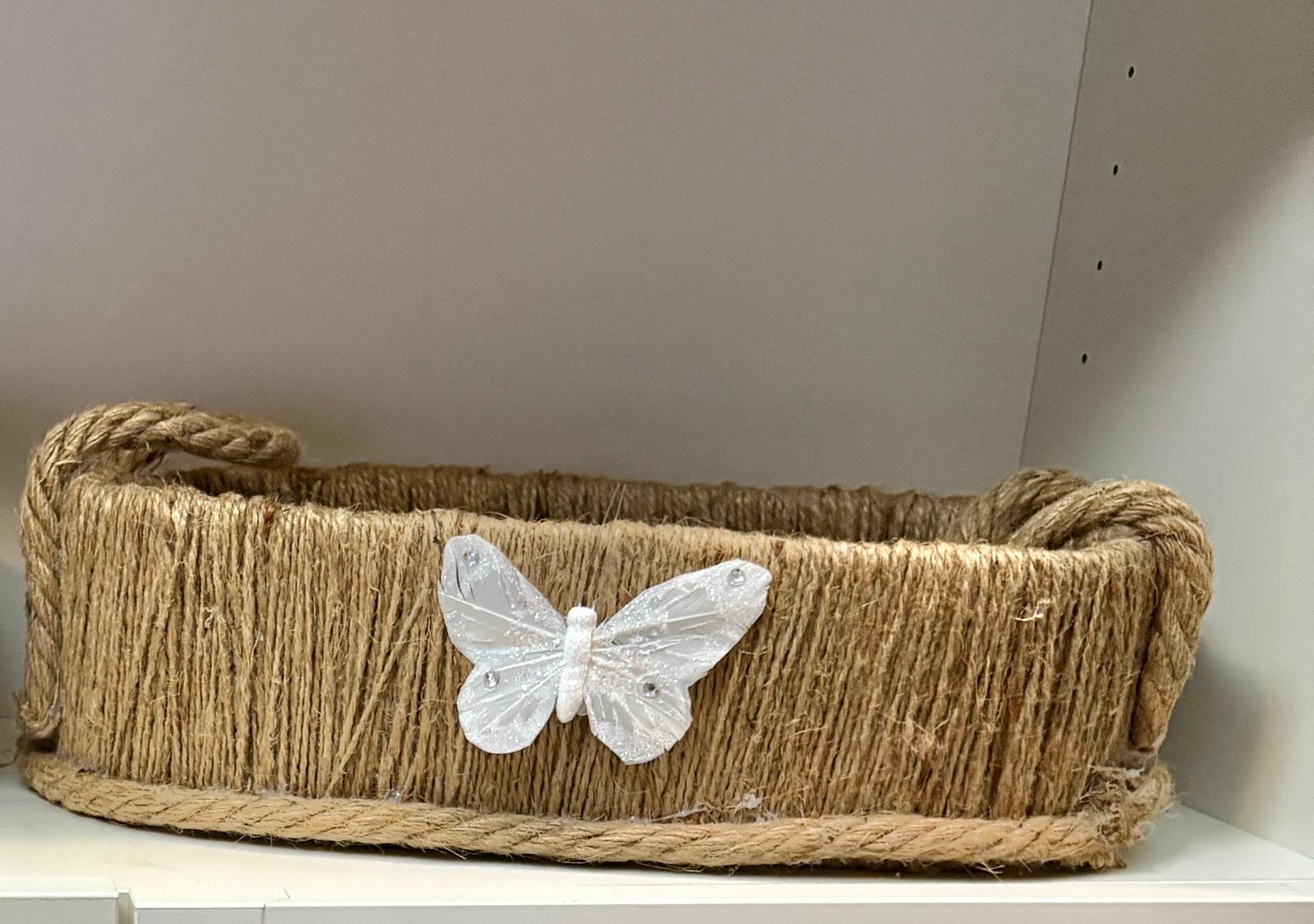 Cesta con asas detalle mariposa.Yute y tela. REF 01