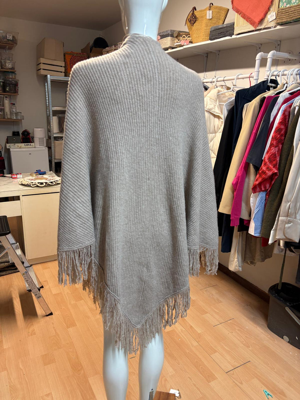 PONCHO COLOR CRUDO SIN ESTRENAR