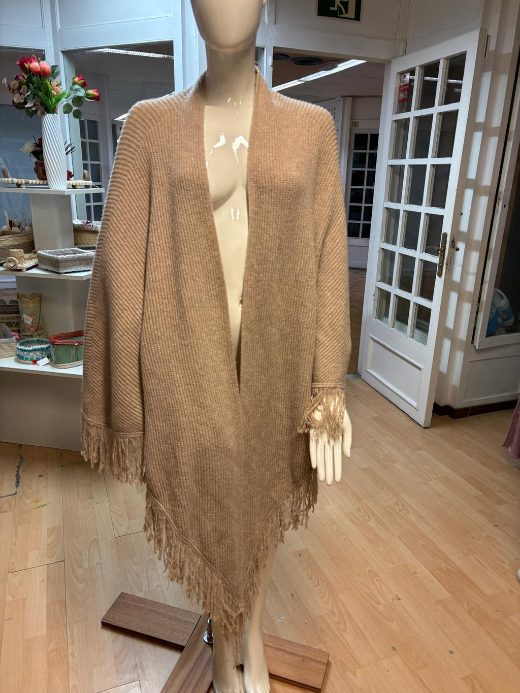 PONCHO COLOR CRUDO SIN ESTRENAR