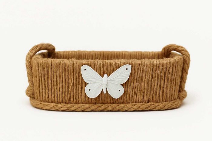 Cesta con asas detalle mariposa.Yute y tela. REF 25