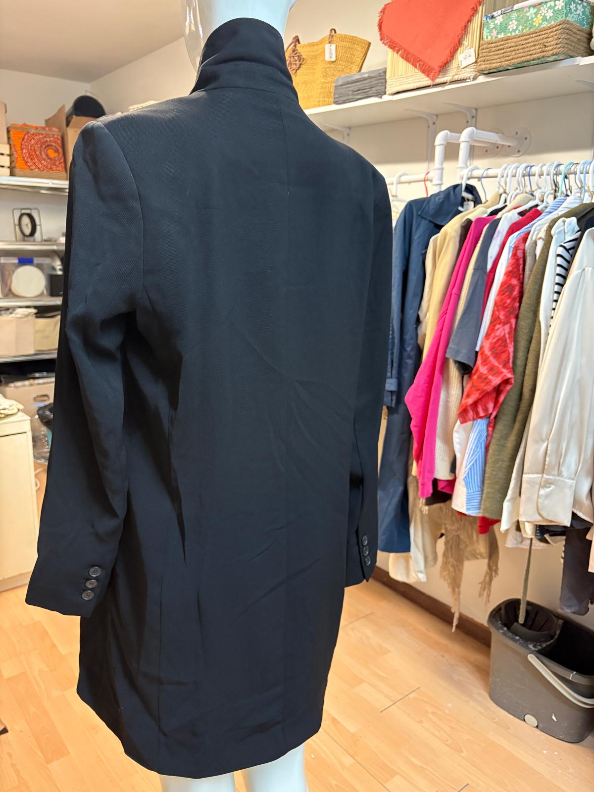 CHAQUETA AMERICANA LARGA NEGRA  MANGO