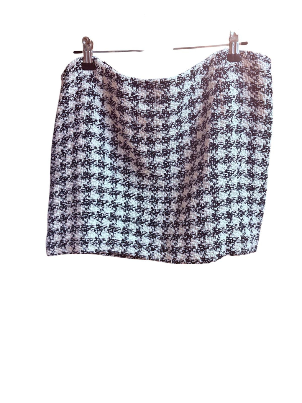 FALDA  NEGRO Y BLANCA MANGO