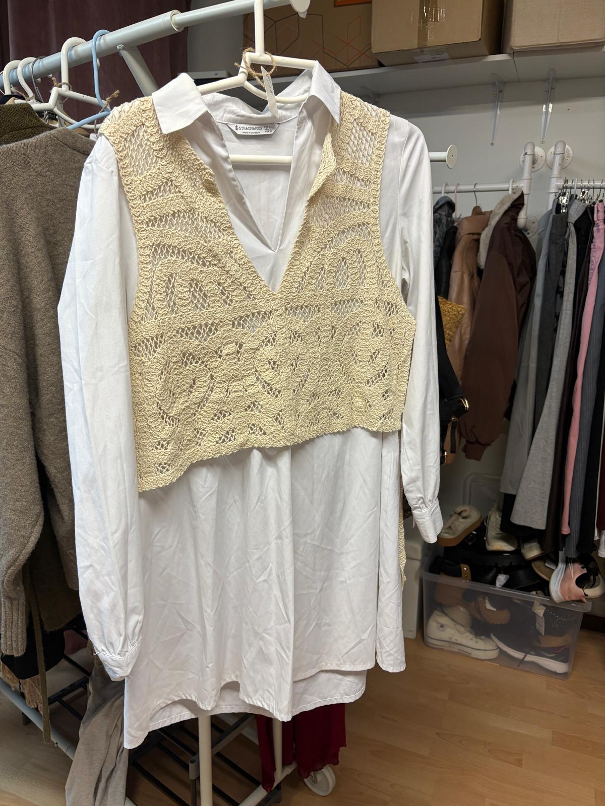 CAMISA CON CHALECO STRADIVARIUS