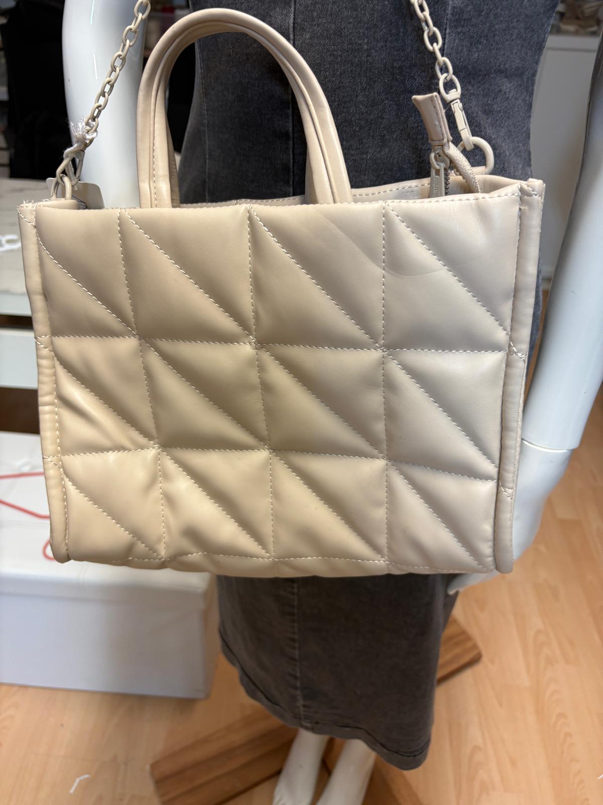 BOLSO COLOR CREMA STRADIVARIUS