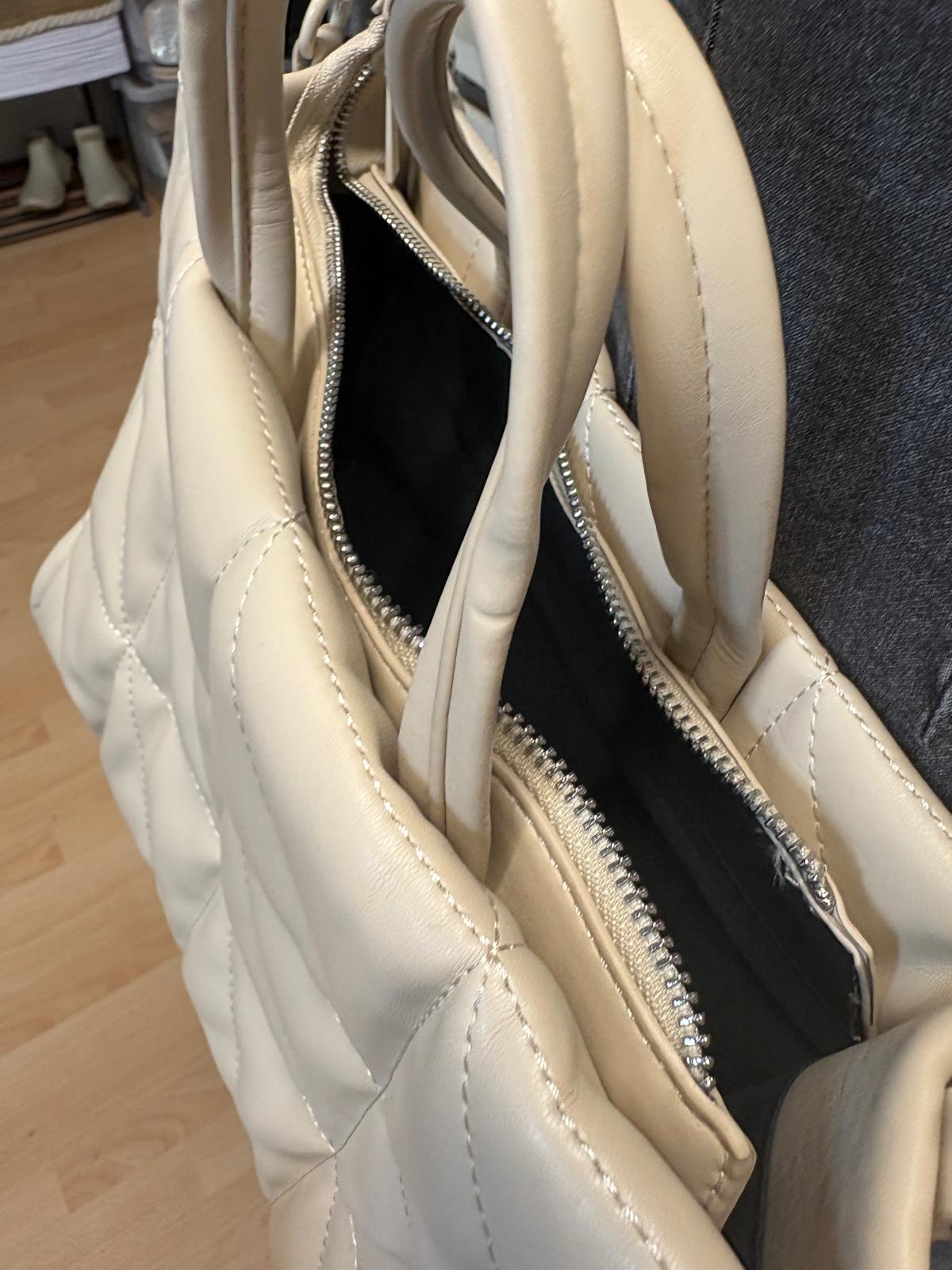 BOLSO COLOR CREMA STRADIVARIUS