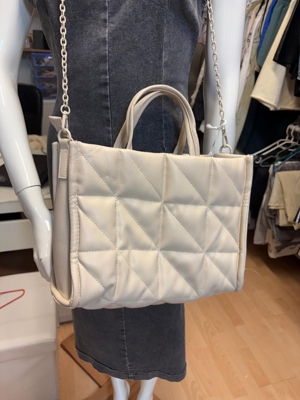 BOLSO COLOR CREMA STRADIVARIUS