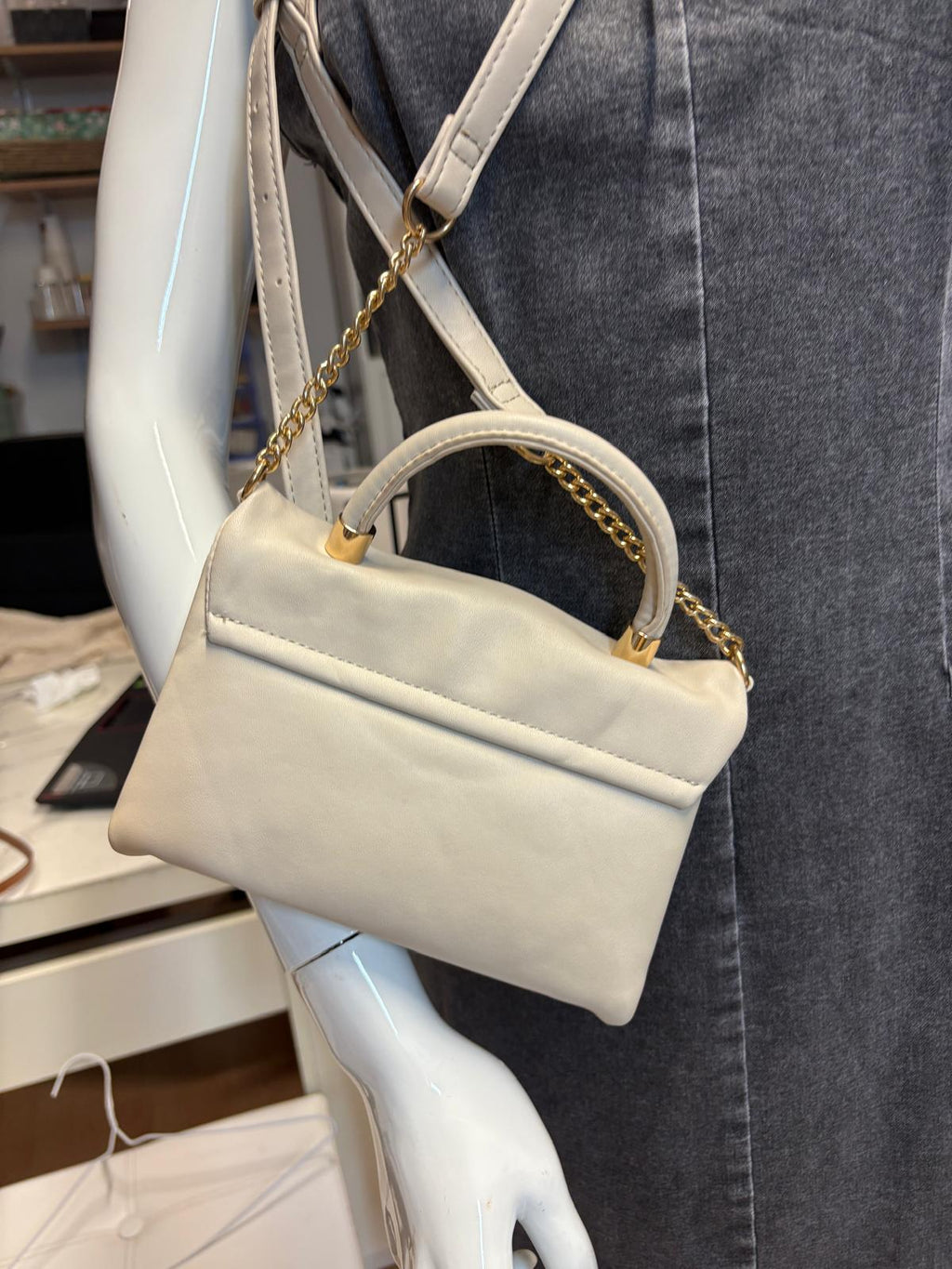 BOLSO COLOR CREMA PRIMARK