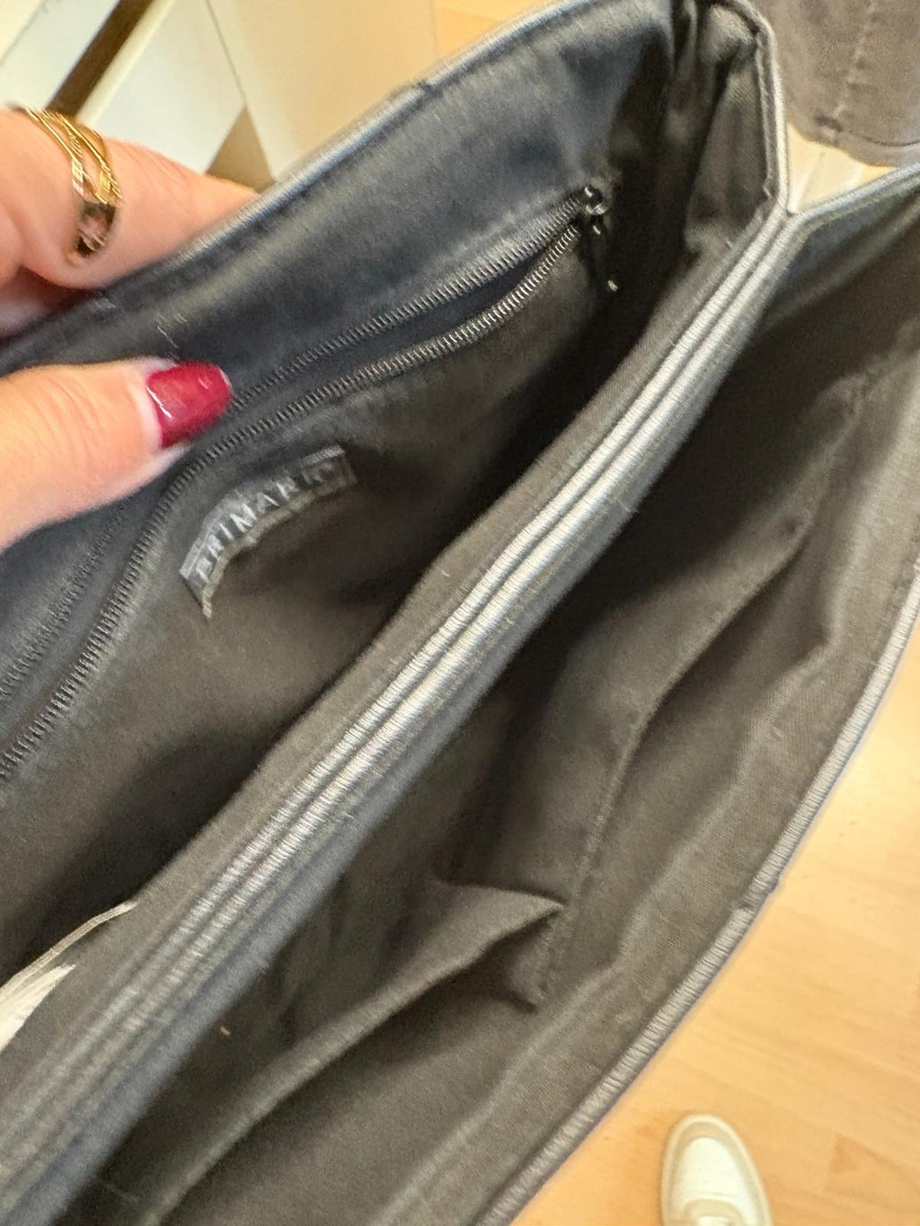 BOLSO NEGRO  CADENA DORADA PRIMARK