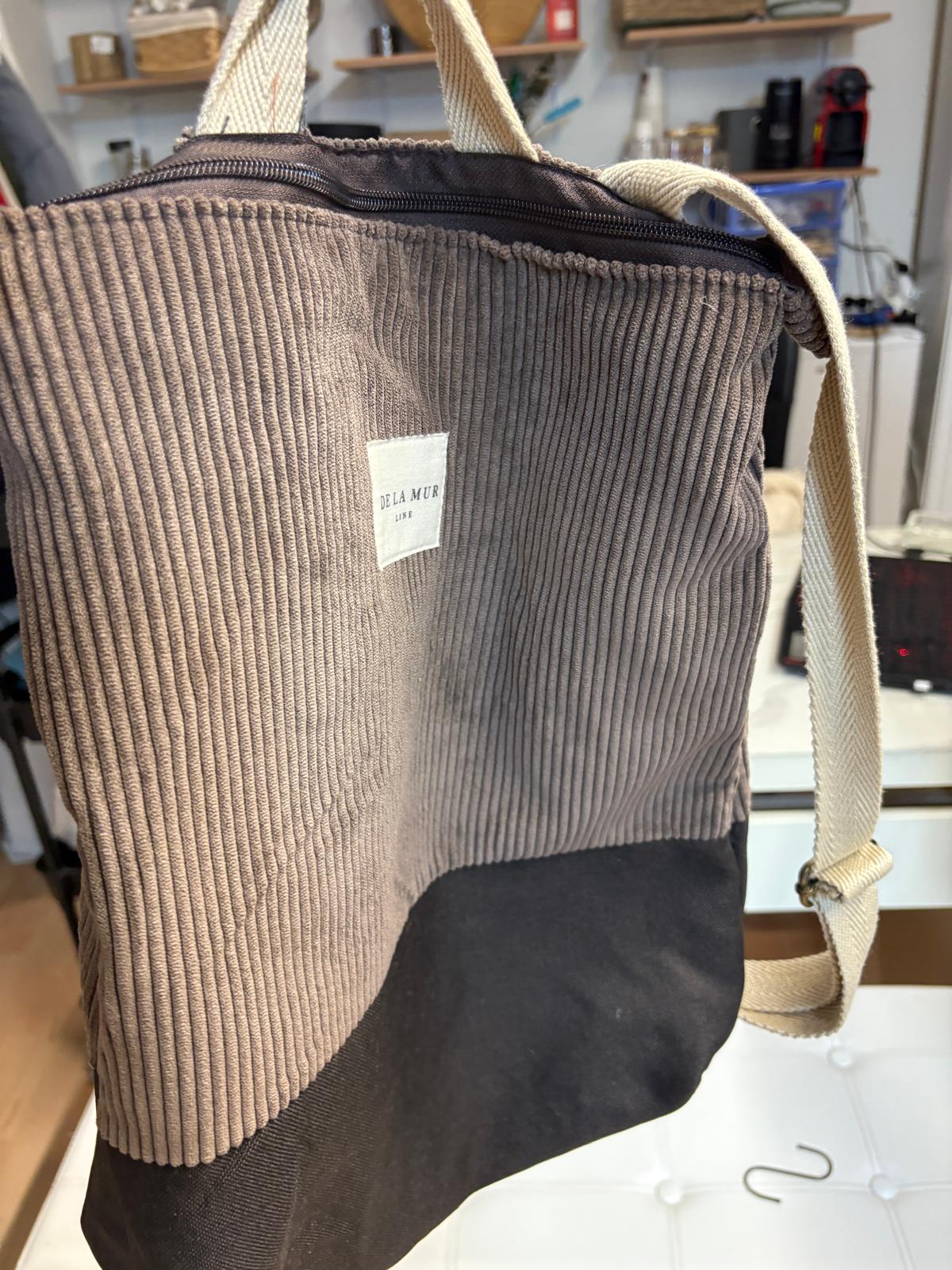 MOCHILA MARRON  DE LA MUR LINE