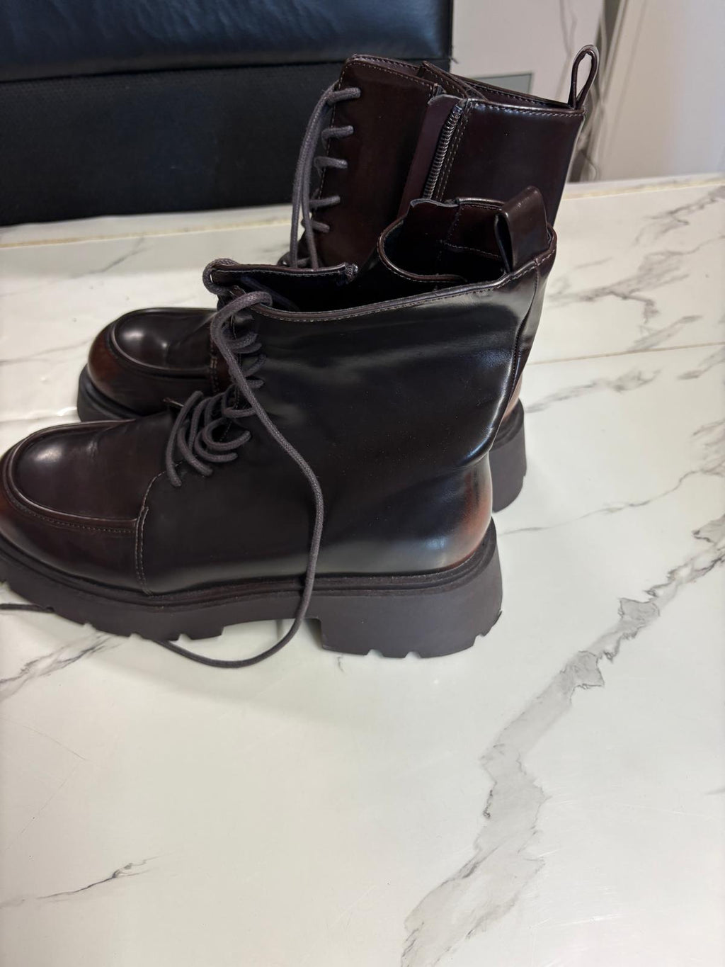BOTA MARRON CORDONES Y CREMALLERA PRIMARK