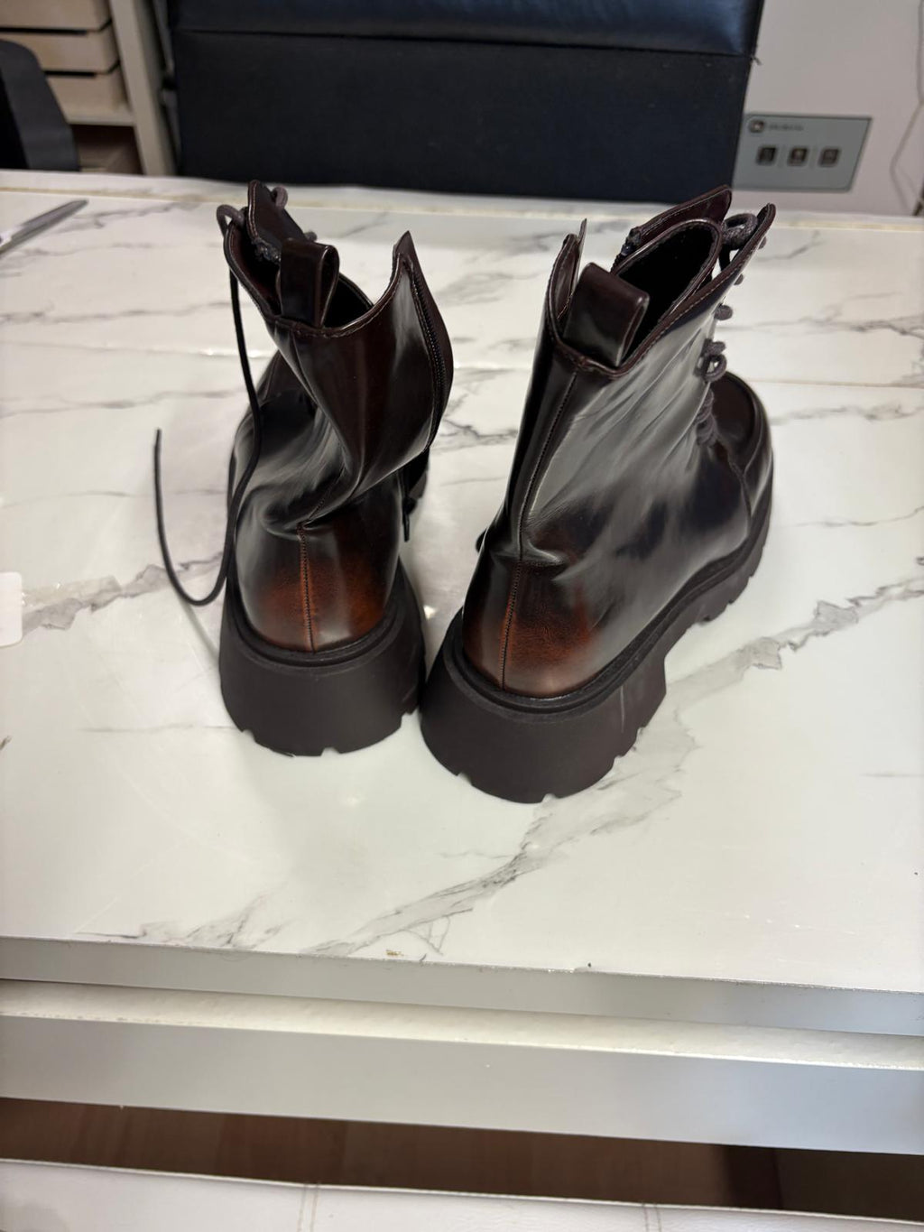 BOTA MARRON CORDONES Y CREMALLERA PRIMARK