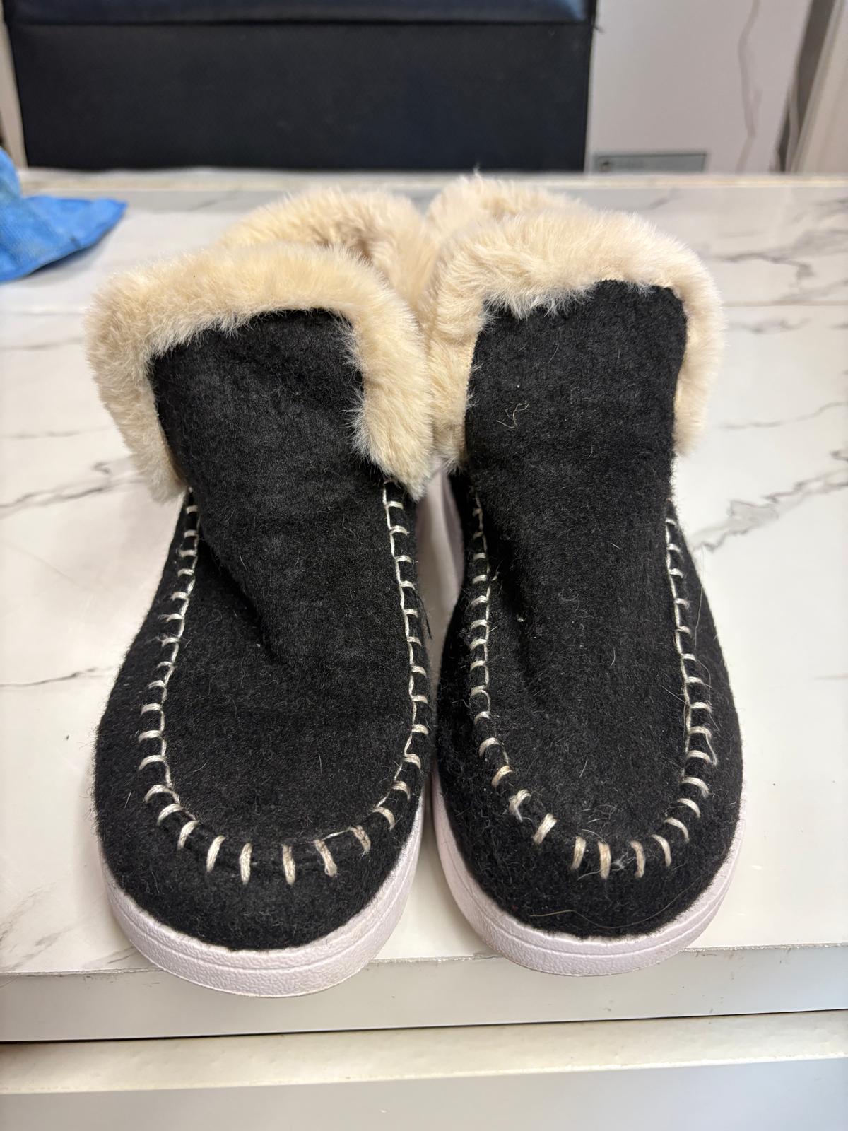 BOTA PELO GRIS Y MARRON SHEIN