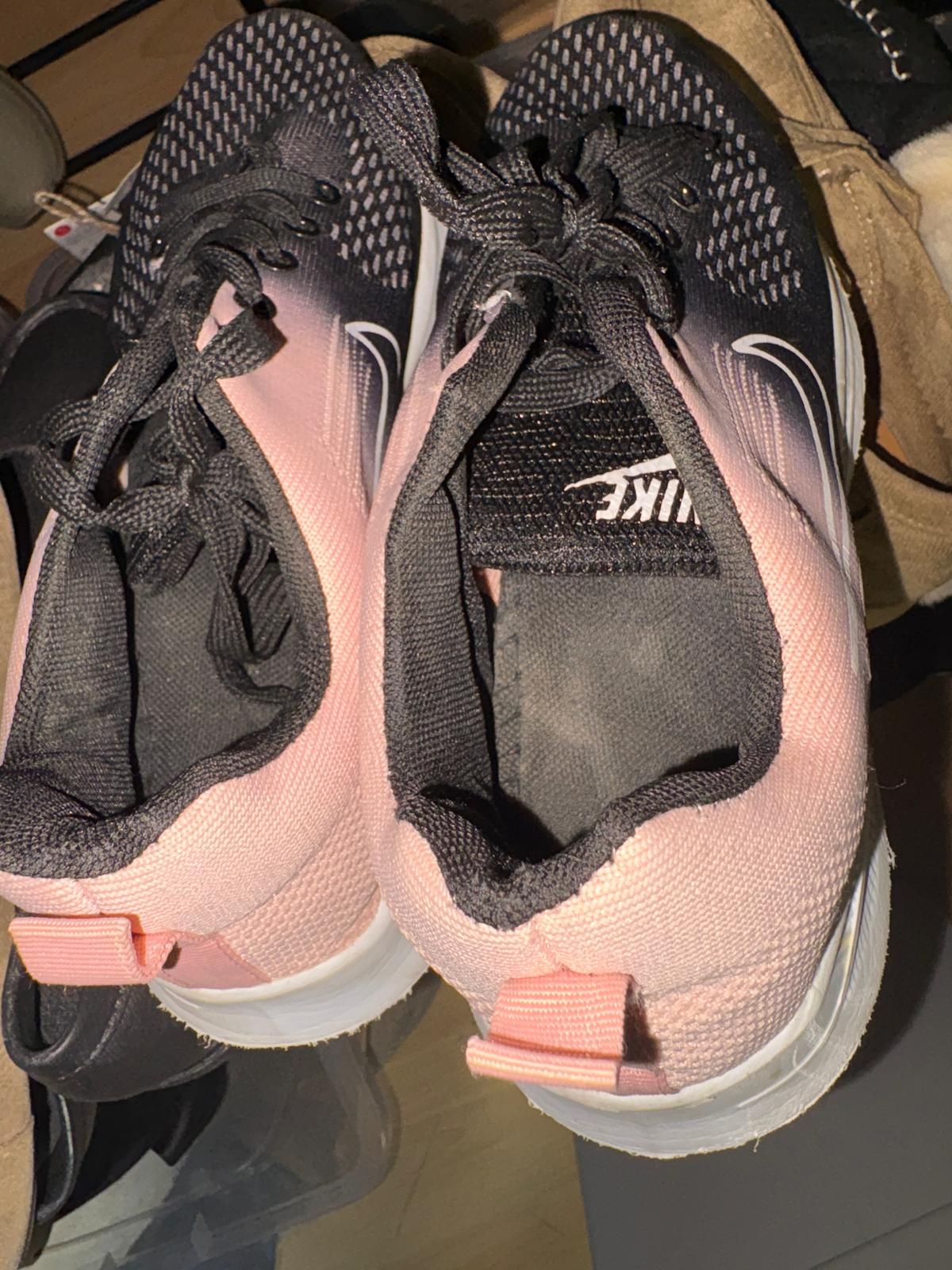 BAMBA DEPORTIVA ROSA Y NEGRA