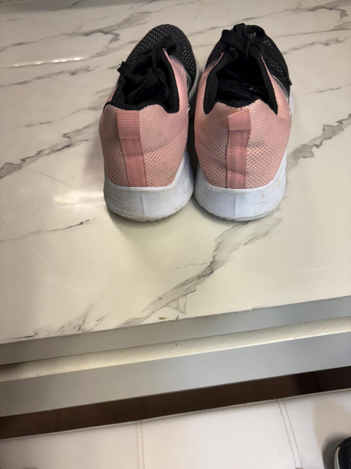 BAMBA DEPORTIVA ROSA Y NEGRA