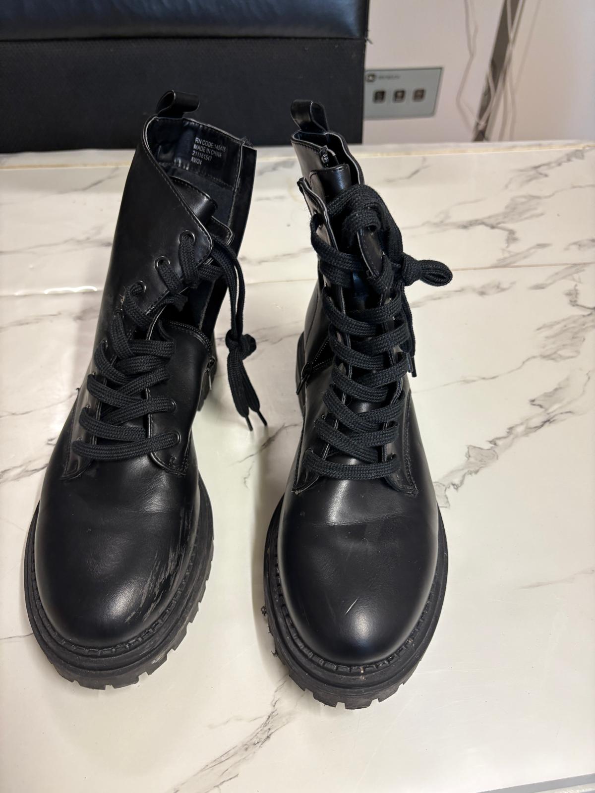 BOTIN  NEGRO PRIMARK