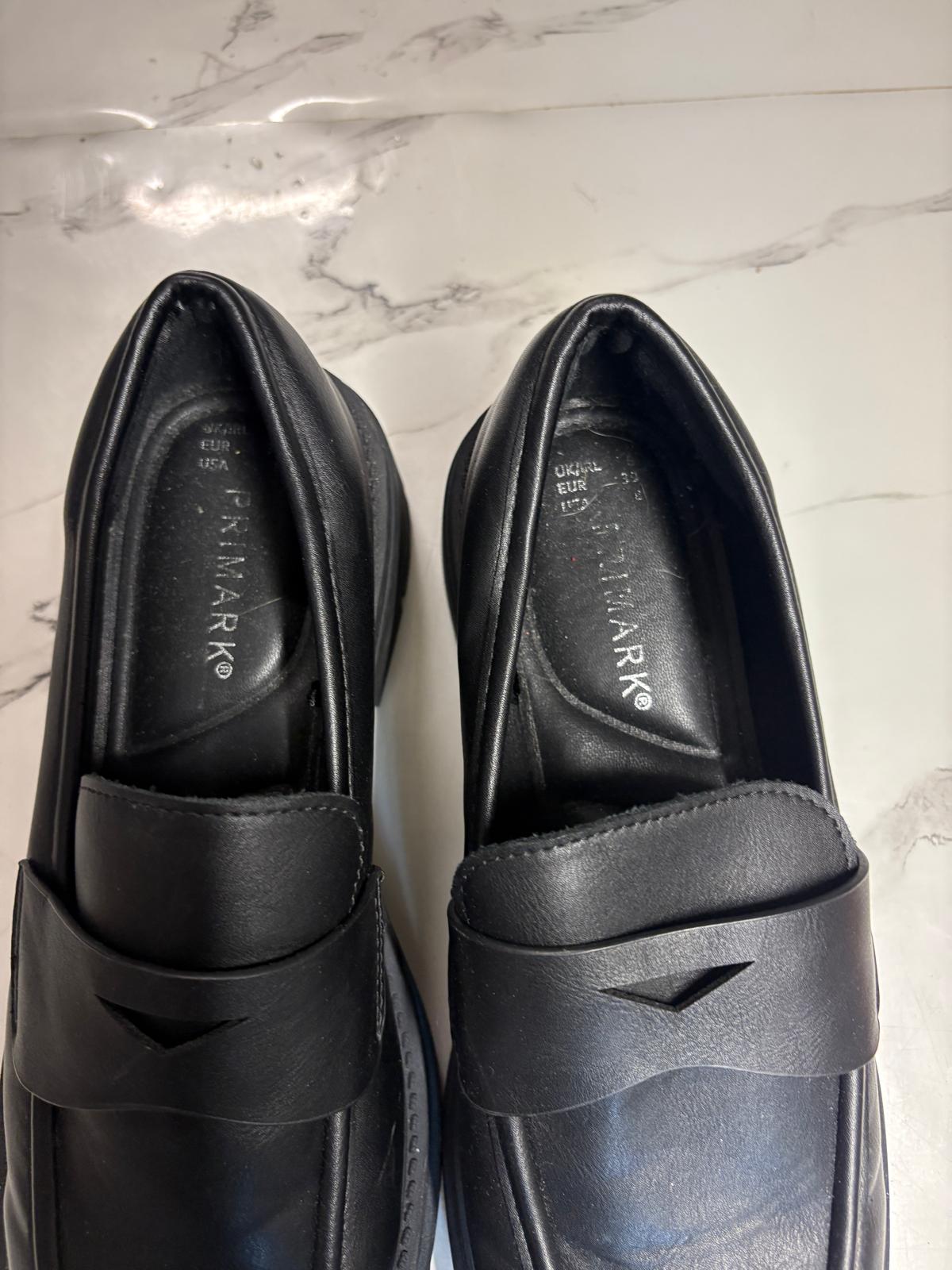 ZAPATO NEGRO PRIMARK NUEVO