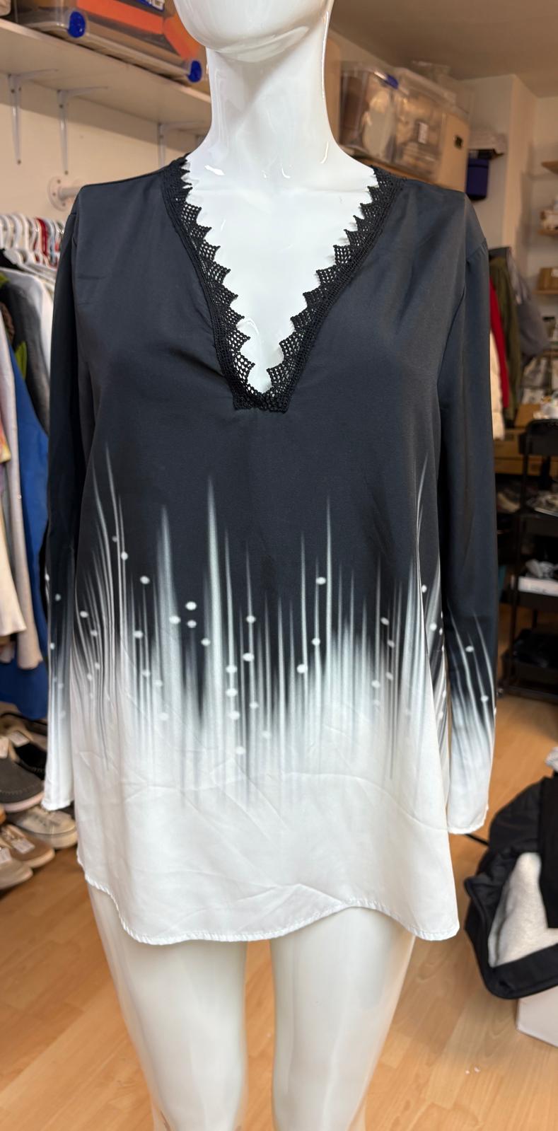 BLUSA SHEIN NEGRA Y BLANCA