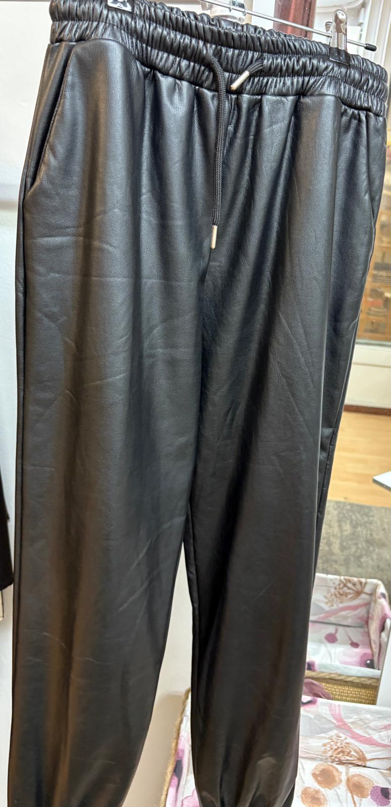 PANTALON MARRON TIPO PIEL