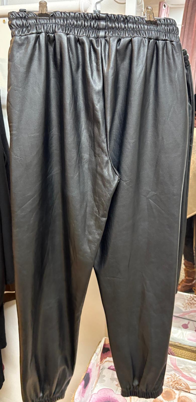 PANTALON MARRON TIPO PIEL