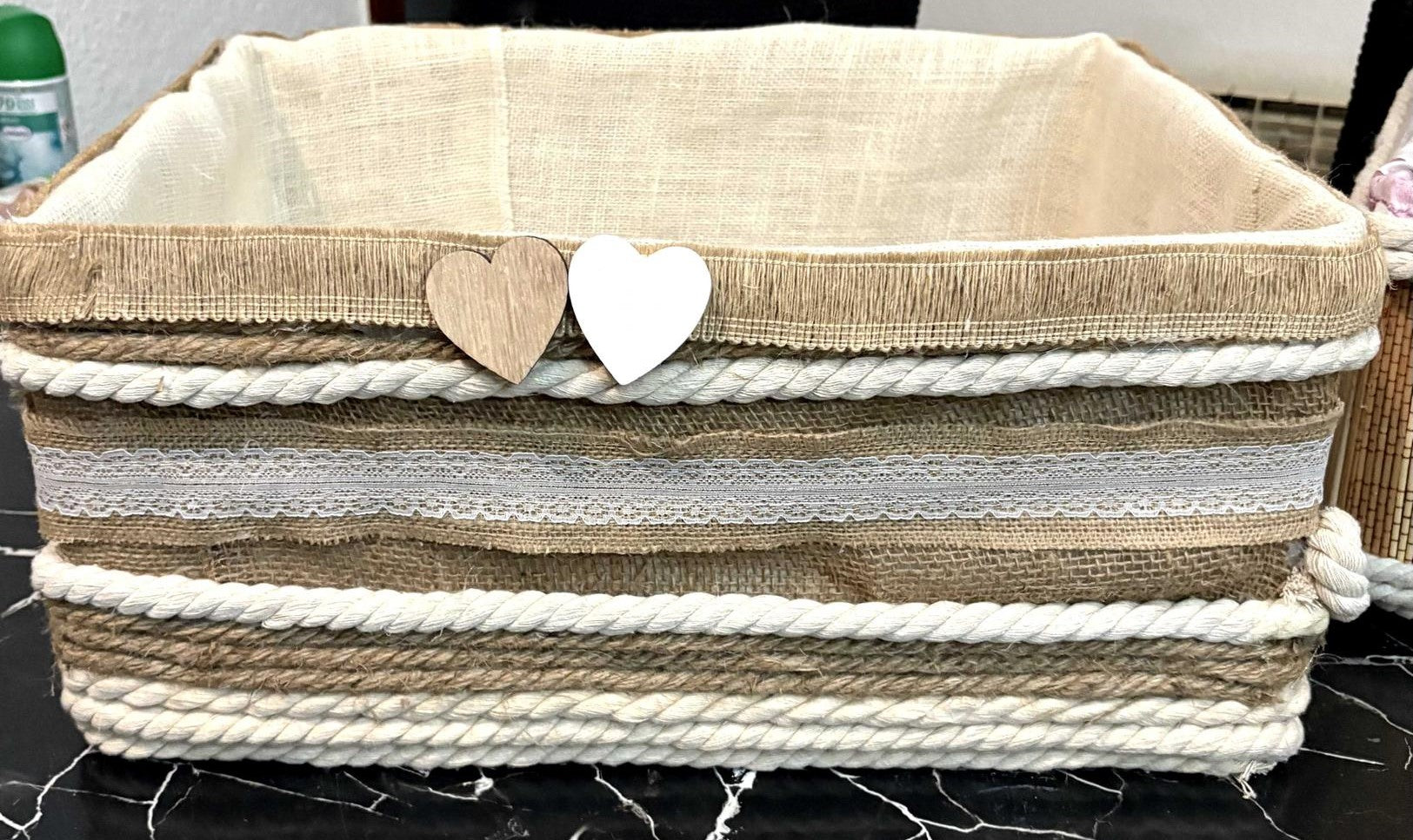 CESTA RUSTICA SOFIA CON DETALLE S DE CORAZON  REF 80