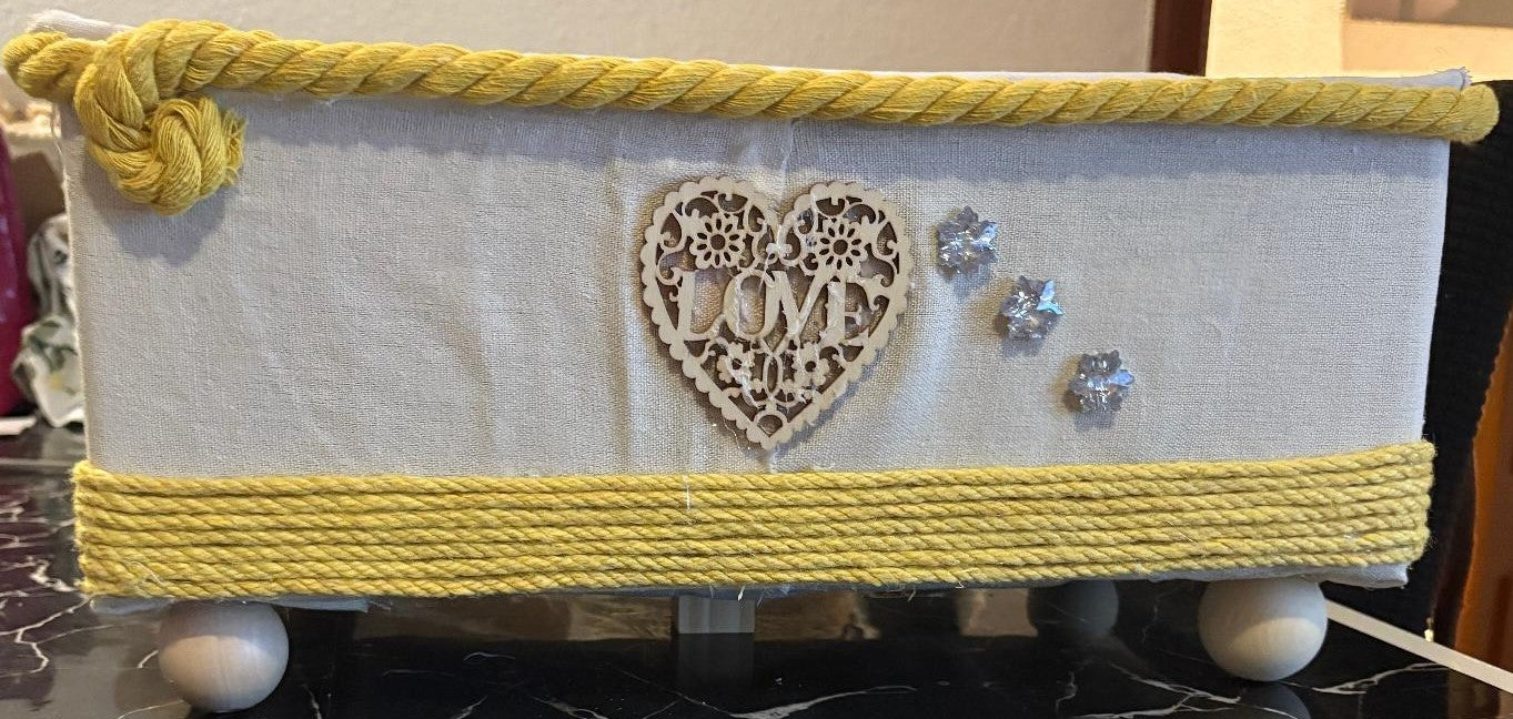 Cesta Decorativa "LOVE" con Detalles Encantadores .REF 32