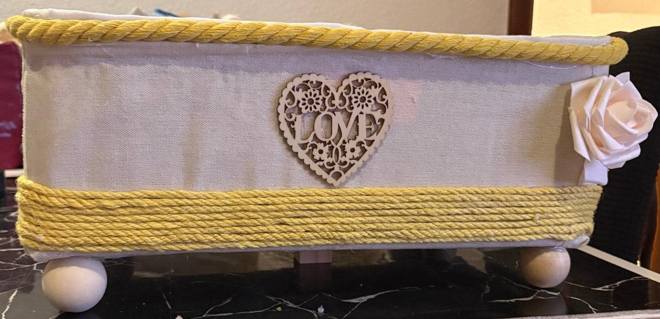 Cesta Decorativa "LOVE" con Detalles Encantadores .REF 32