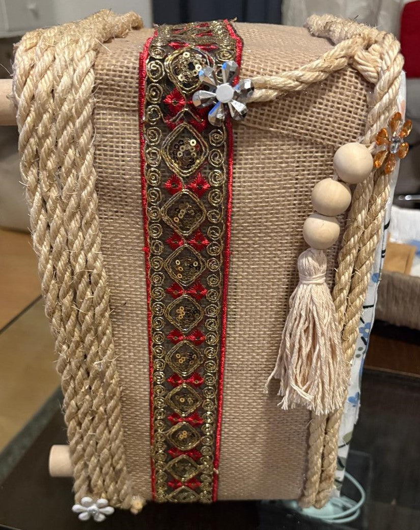 Cesta Decorativa de Mimbre con Detalles Artísticos. REF 35