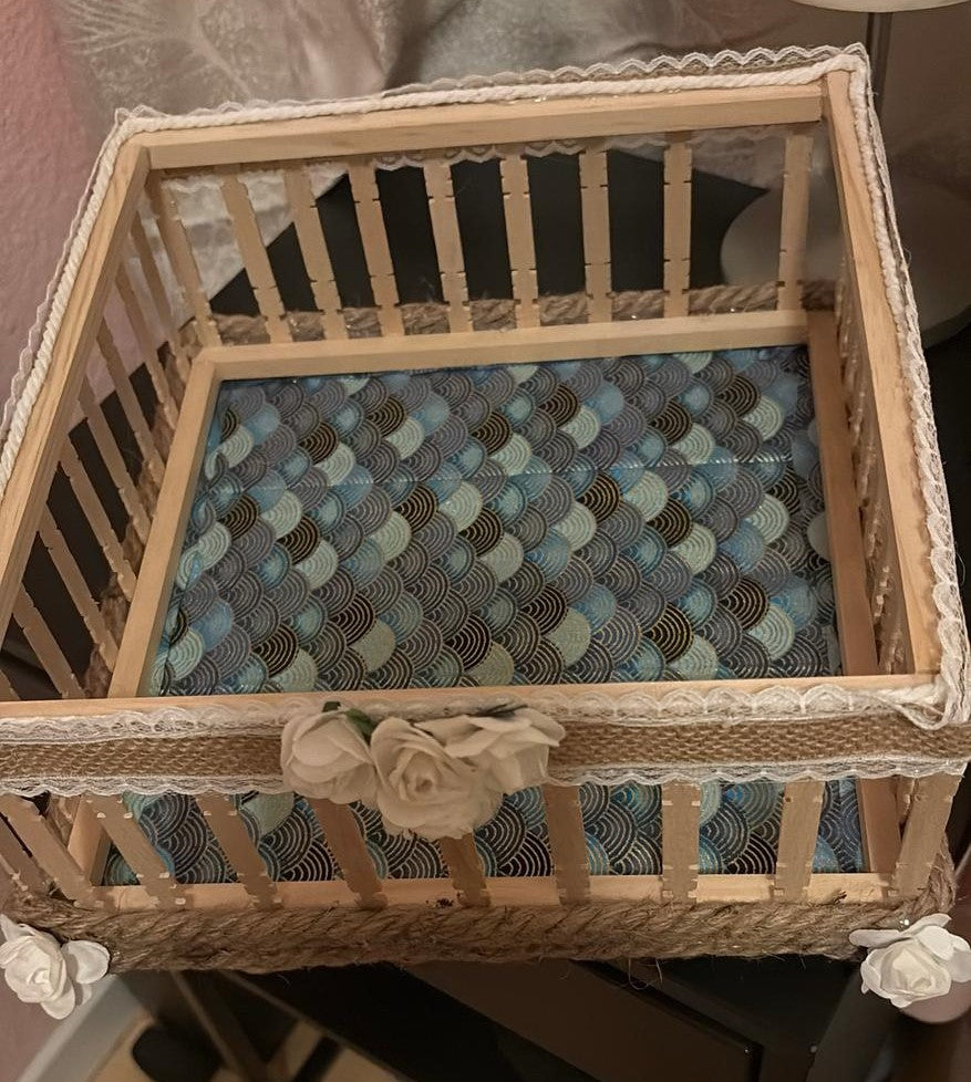 CESTA CUADRADA AZUL CON MADERA REF 61